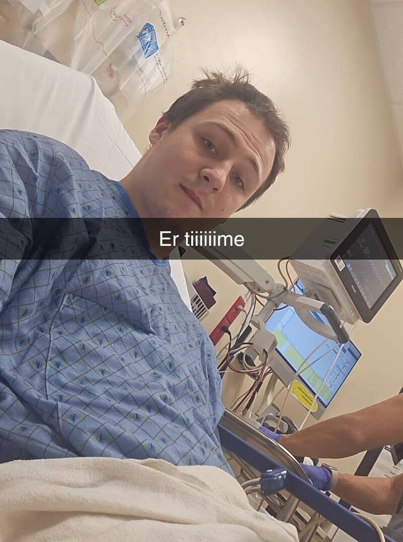 Young man in hospital bed with medical equipment, caption says 'Er tiiiiime'.